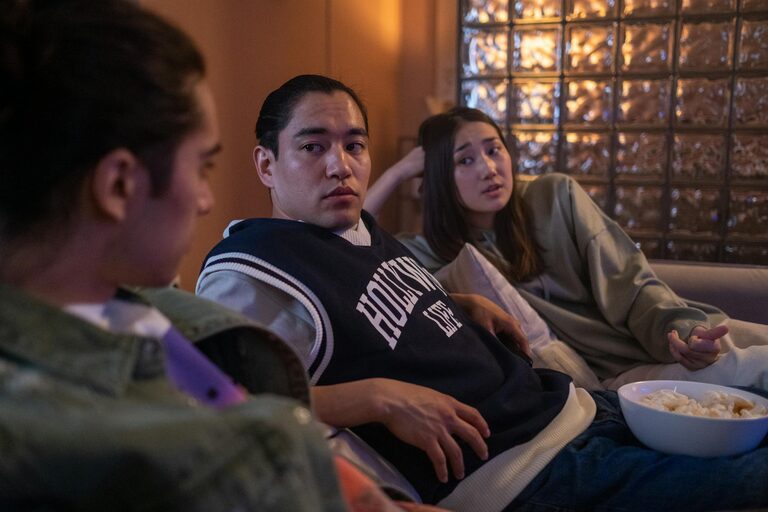 How to Plan the Perfect Screen-Light Evening at Home